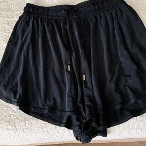 Lululemon NWOT Principal dancer shorts
